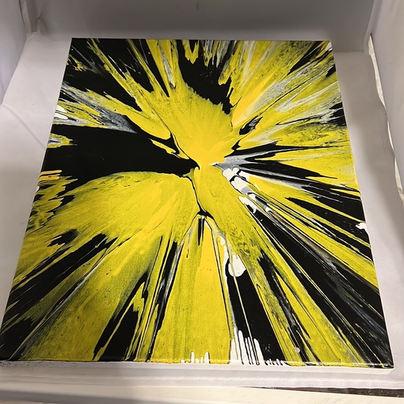 One of a kind Painting called spin art size 11x14 it’s a great piece of art - Picture 2 of 3